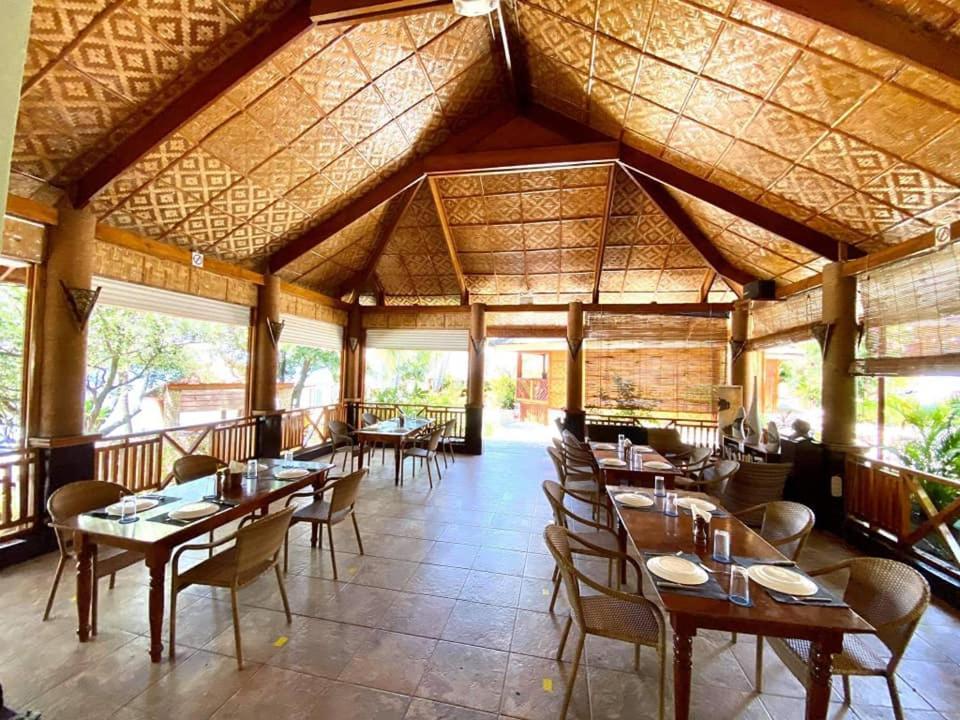 Magic Island Dive Resort Moalboal Eksteriør billede