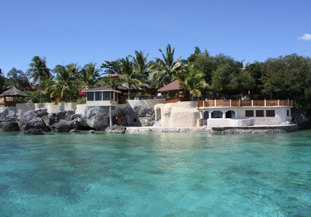 Magic Island Dive Resort Moalboal Eksteriør billede