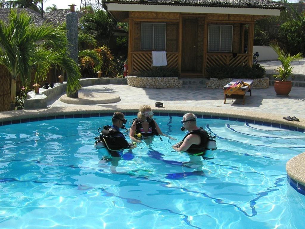 Magic Island Dive Resort Moalboal Eksteriør billede