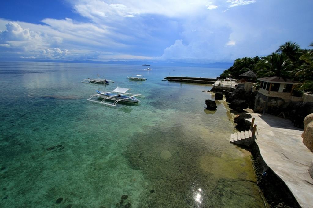 Magic Island Dive Resort Moalboal Eksteriør billede